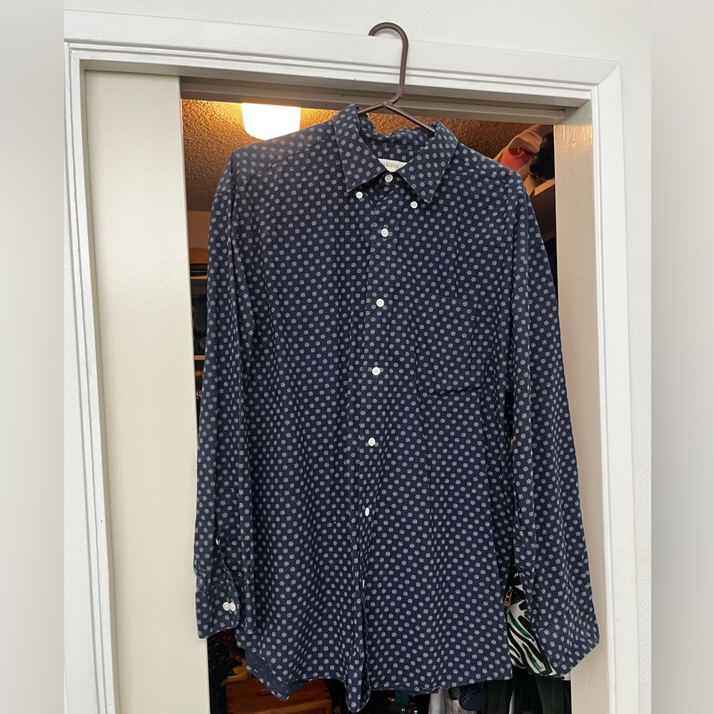Banana Republic Dark Blue and White Patterned Shirt